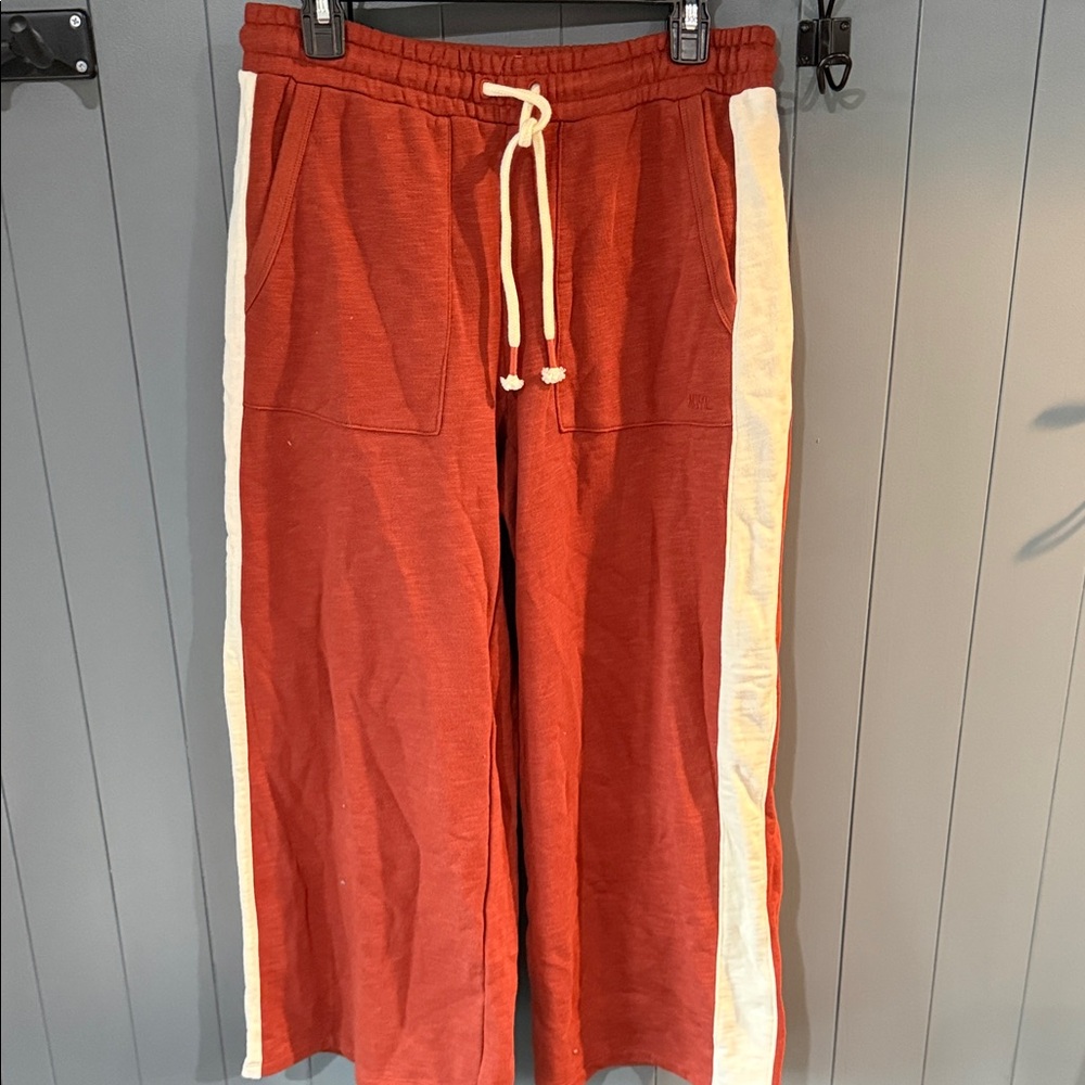 Madewell Rust  Wide-Leg Sweatpants with Cream Side Stripe